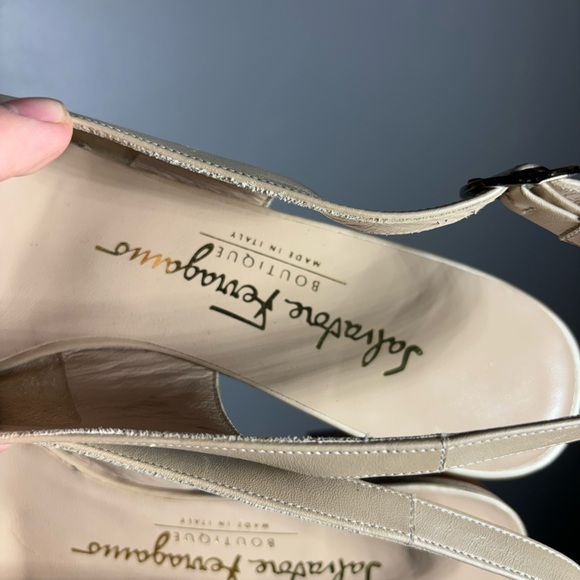 Salvatore Ferragamo Gancini Accent Slingback Pumps Women’s Size 7.5 - Picture 2 of 5
